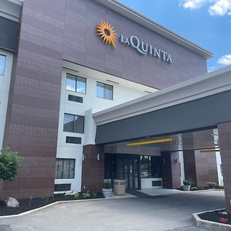 La Quinta Inn And Suites By Wyndham Cincinnati North Springdale Bagian luar foto