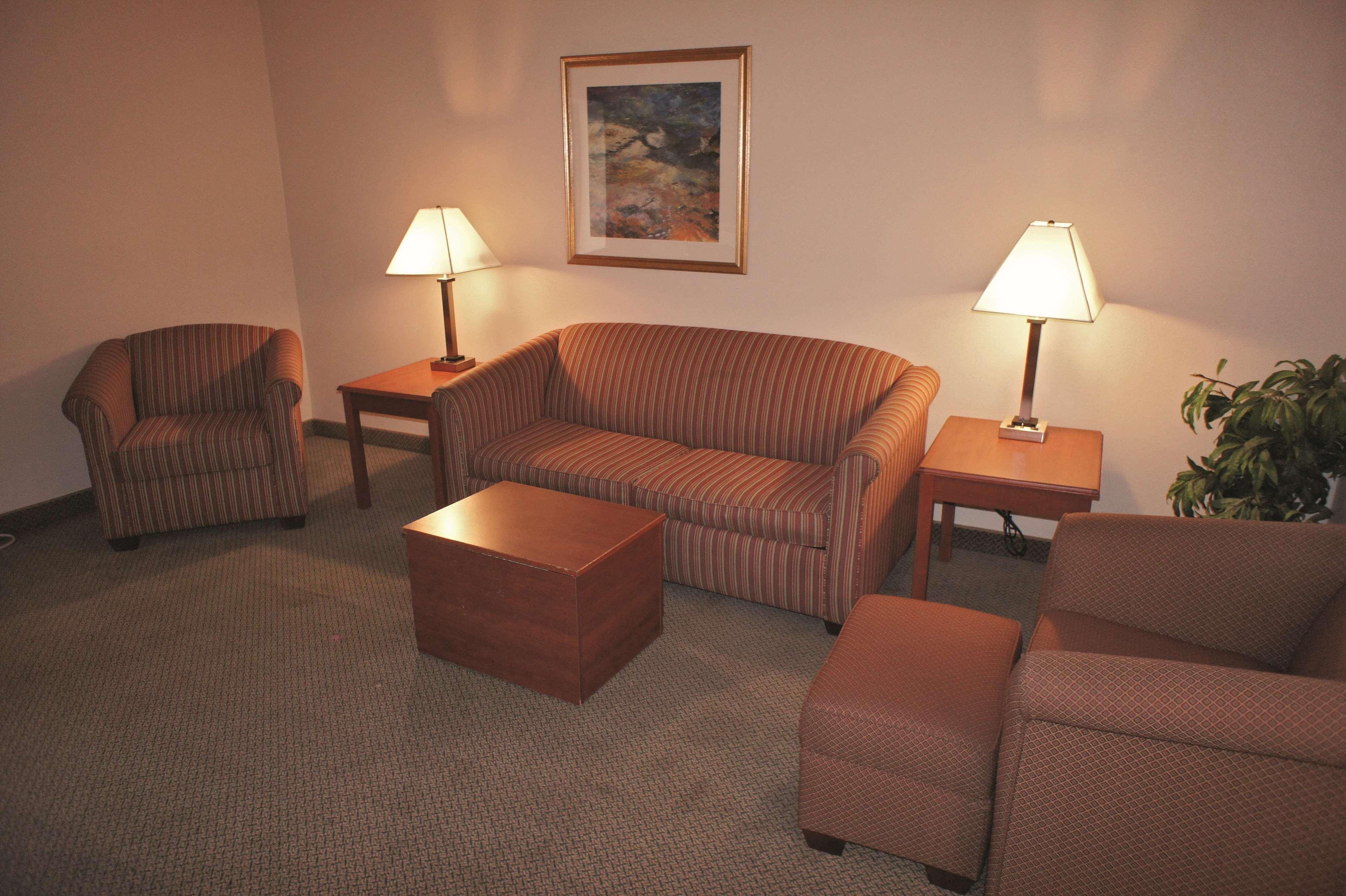 La Quinta Inn And Suites By Wyndham Cincinnati North Springdale Bagian luar foto