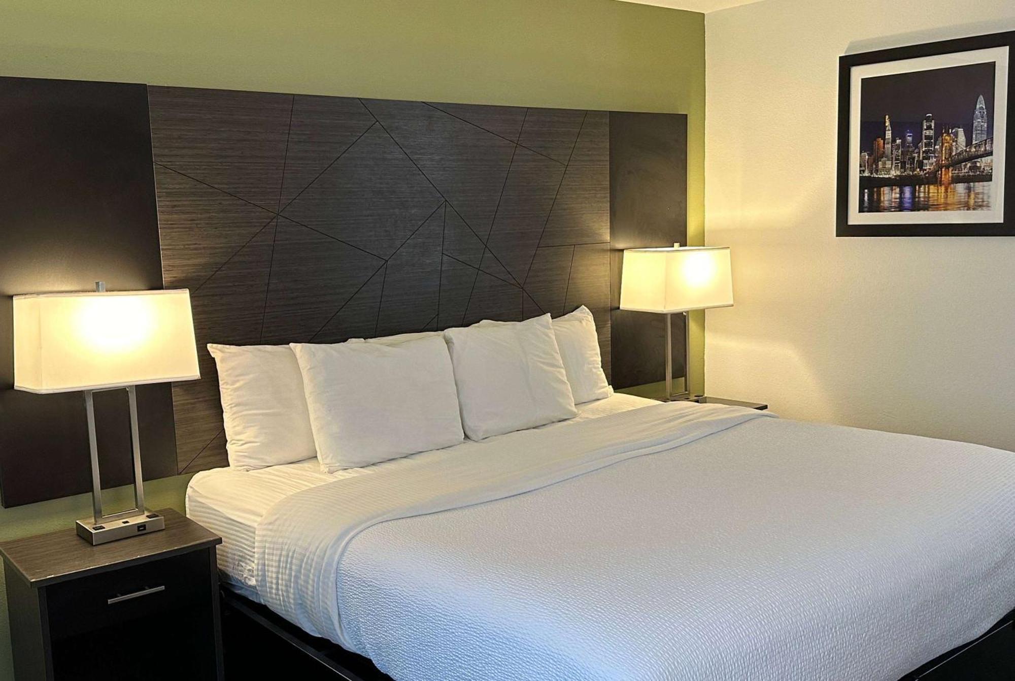 La Quinta Inn And Suites By Wyndham Cincinnati North Springdale Bagian luar foto